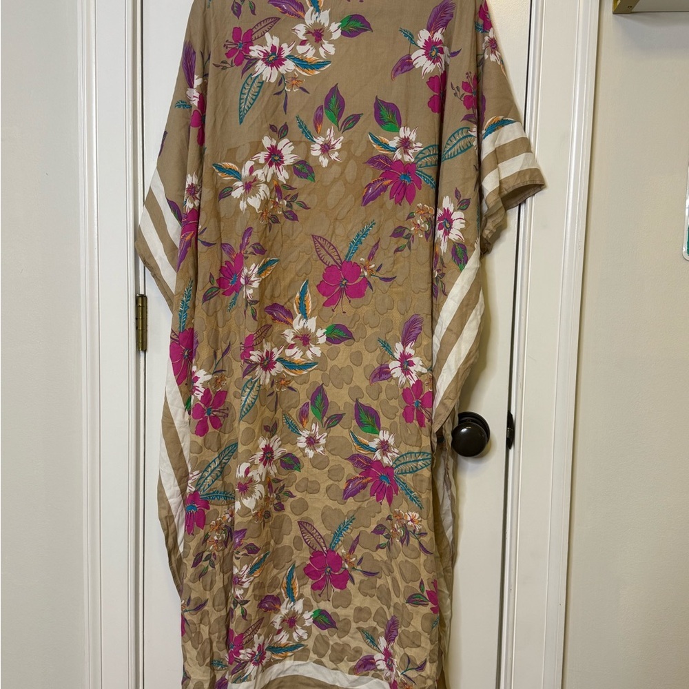 Steve Madden Floral Kimono in Tan and Pink - Picture 8 of 8
